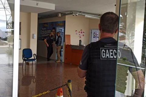 Gaeco cumpre mandados de prisão contra vereadores e empresários investigados por fraude a licitação em Ponta Grossa