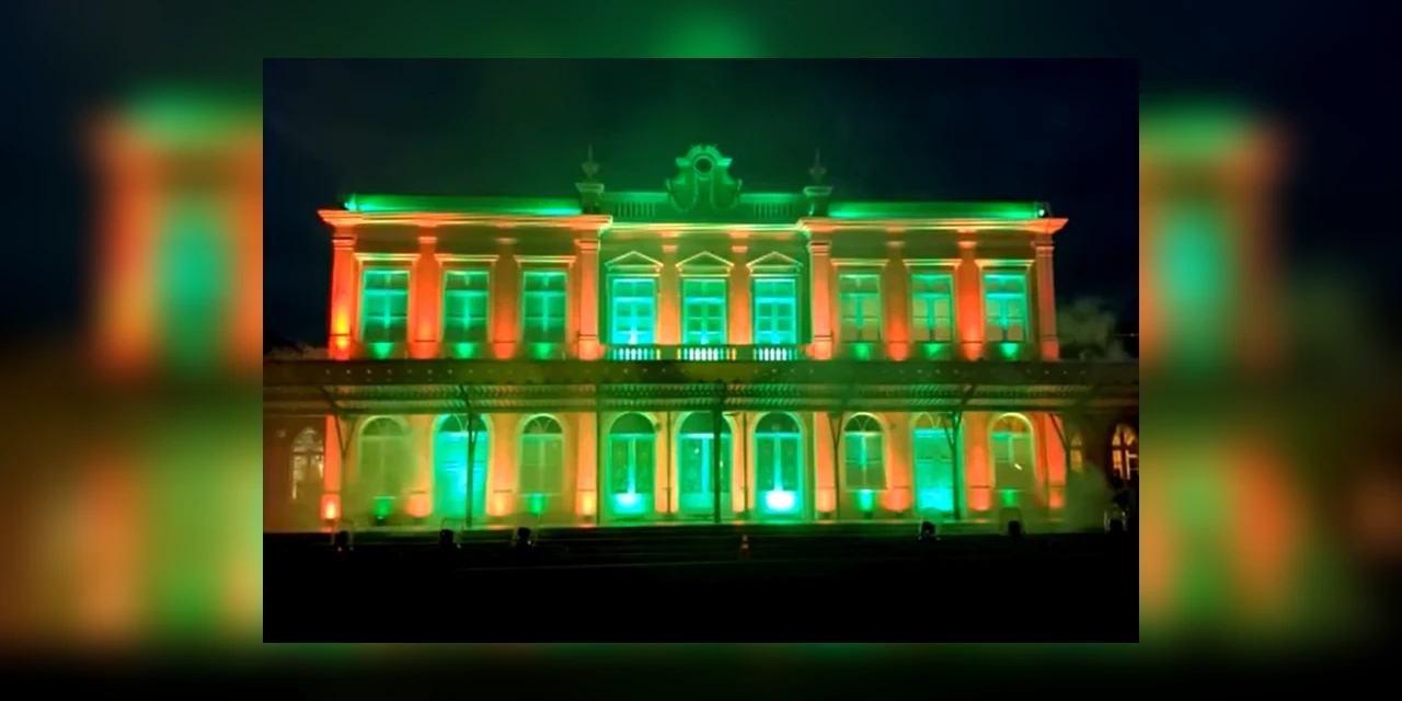 Estação Saudade ganha show de luzes