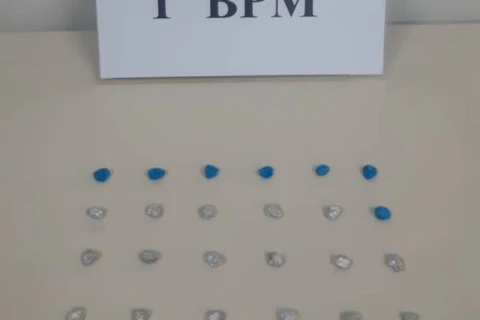 Jovens são apreendidos com 24 pedras de crack no centro de PG