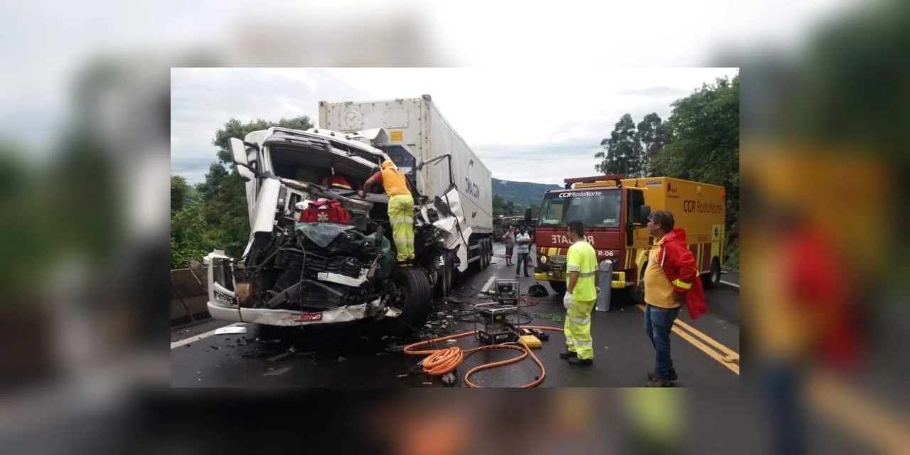 Motorista fica preso as ferragens após acidente grave em Ortigueira