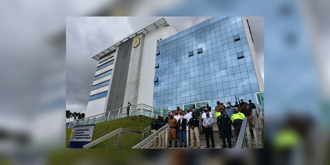 PRF no Paraná inaugura Operação Rodovida com órgãos de trânsito