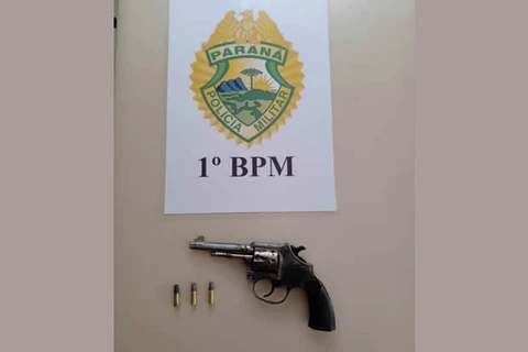 Polícia prende suspeito de efetuar disparo de arma de fogo na rua