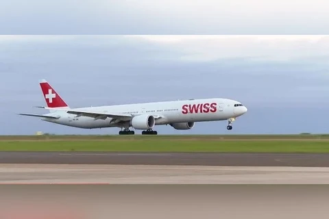 Carregamento de 5,5 milhões de doses da CoronaVac chega ao Brasil