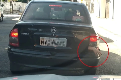 Flagra: Mulher é mantida refém em porta-malas de carro em Fortaleza