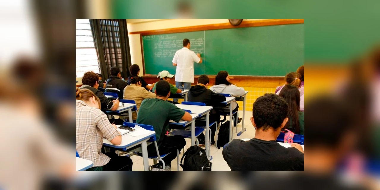 MP pede que Justiça suspenda provas do PSS de professores no Paraná