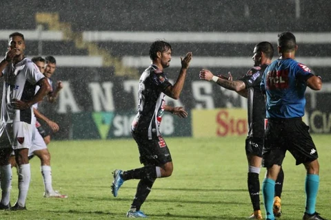 Operário vence Oeste e fica mais longe do rebaixamento