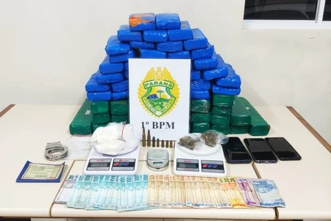 Casal é preso com maconha, cocaína e dinheiro em PG