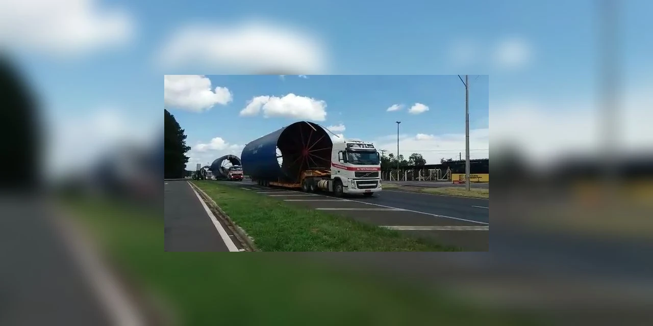 PRF realiza escolta de cargas indivisíveis no Paraná