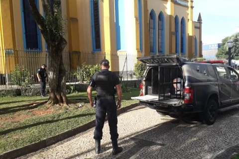 GCM prende mais duas pessoas envolvidas em depredação à viatura na Praça Barão do Rio Branco