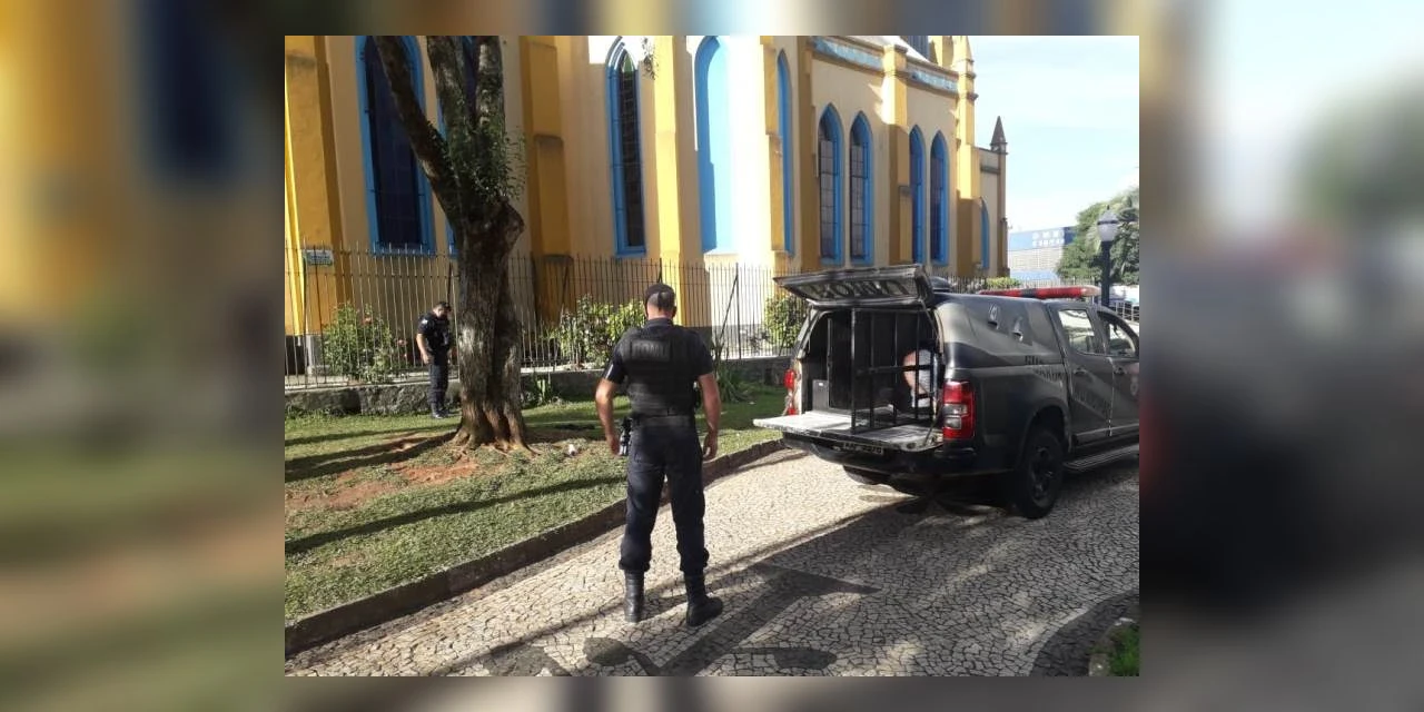 GCM prende mais duas pessoas envolvidas em depredação à viatura na Praça Barão do Rio Branco