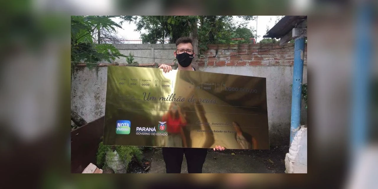 Ganhador do Nota Paraná de apenas 19 anos aparece receber o premio milionário