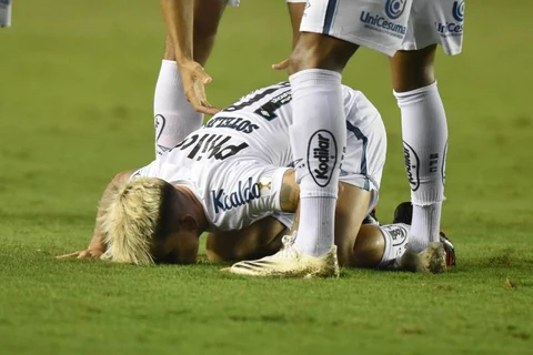 Santos atropela o Boca e vai a final da Libertadores