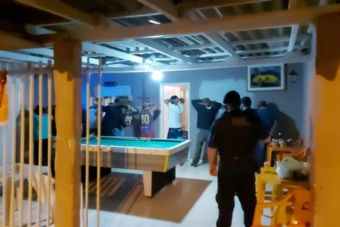 Operação ‘Toque de Recolher’ notifica 17 estabelecimentos em PG