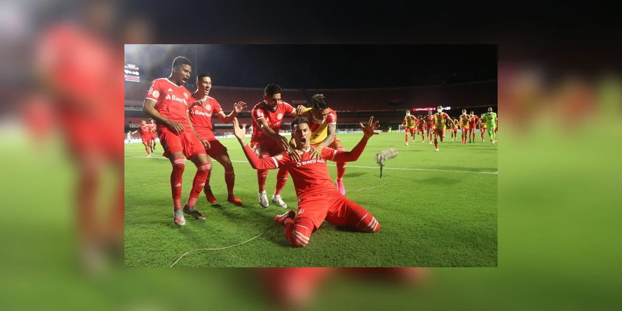 Inter goleia São Paulo no Morumbi e assume a liderança do Brasileirão