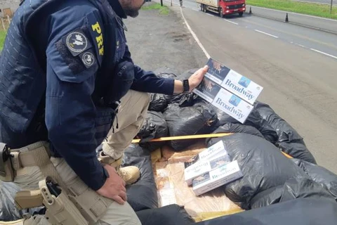 PRFs realizam grande apreensão de cigarros na Região de Palmeira