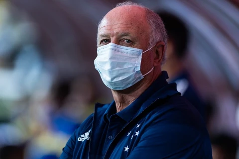 Felipão anuncia saída do Cruzeiro antes do fim da Série B