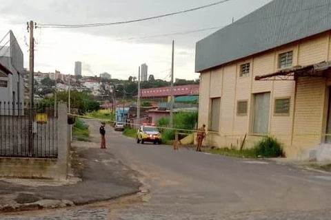 Homem é encontrado morto em calçada no Jardim Maracanã