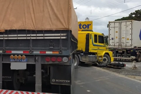 Acidente na Souza Naves deixa motociclista com ferimentos graves