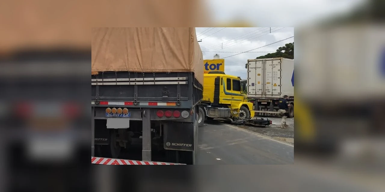 Acidente na Souza Naves deixa motociclista com ferimentos graves