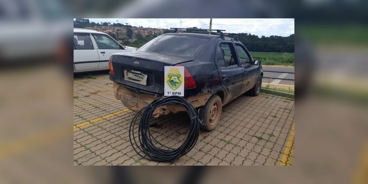 A equipe policial recolheu material e instrumentos usados para a prática dos crimes.
