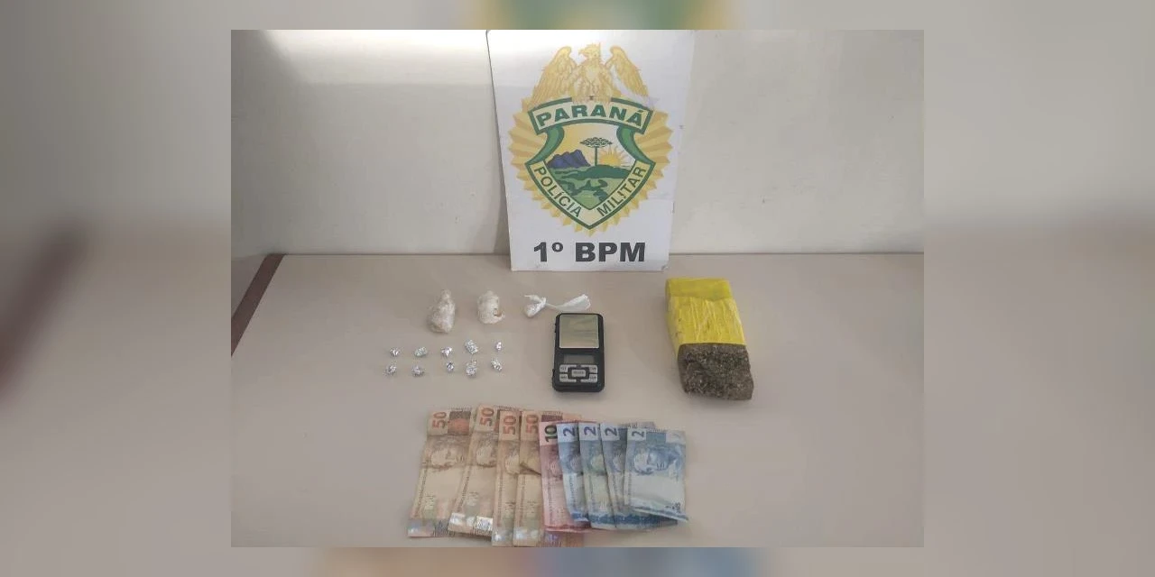 Mulher é presa por tráfico de drogas após marido deixar ela para trás durante fuga