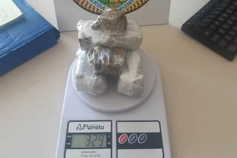 Mãe chama GM, após encontrar drogas nos pertences do filho