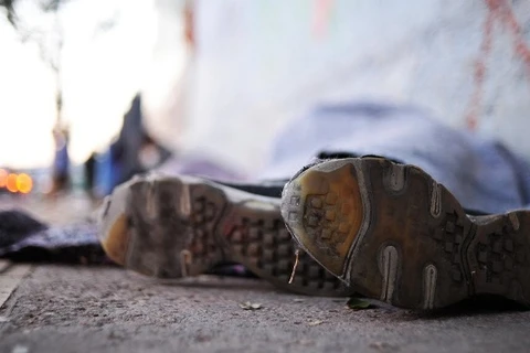 Morador de rua é queimado enquanto dormia em Ponta Grossa