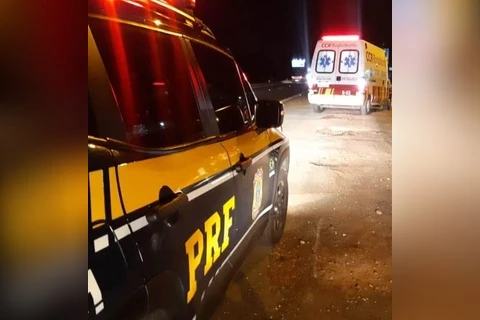 Pedestre é atropelado a 50 metros de passarela na Souza Naves