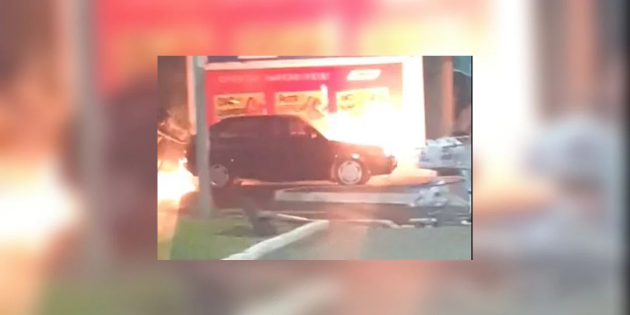 Carro pega fogo e fica parcialmente destruído em avenida de PG