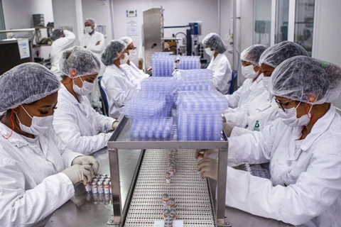 Butantan amplia equipe para antecipar em um mês entrega das 54 milhões de doses de vacina contra a Covid-19