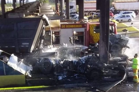 Motorista morre carbonizado em acidente na praça de pedágio de São Luiz do Purunã