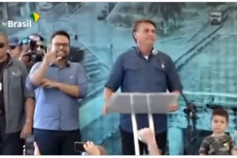 Bolsonaro critica governadores que adotaram restrições para conter alta recorde de mortes por Covid-19 nos estados