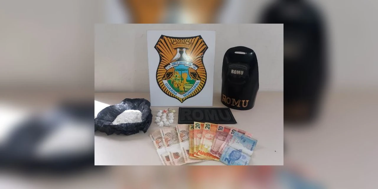 Romu apreende cocaína em carro que apagou na fuga