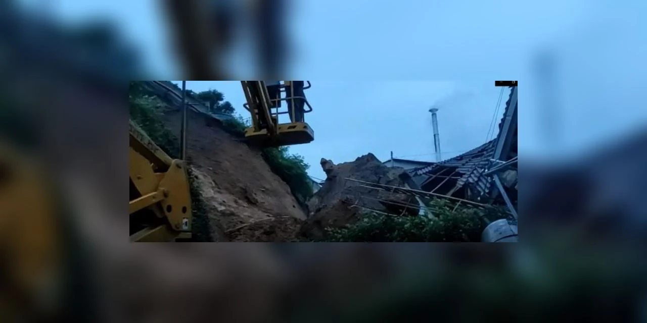 Deslizamento de terra deixa trabalhador soterrado em Curitiba; bombeiros fazem buscas