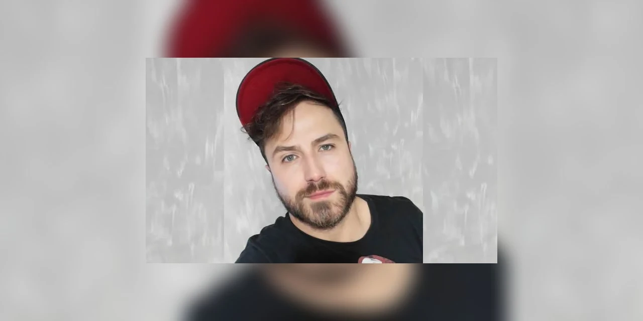 Humorista da 'Praça é Nossa' Kleber Lopes morre vitima de covid