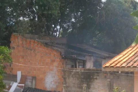 Homem de 45 anos morre carbonizado dentro de casa durante incêndio em PG