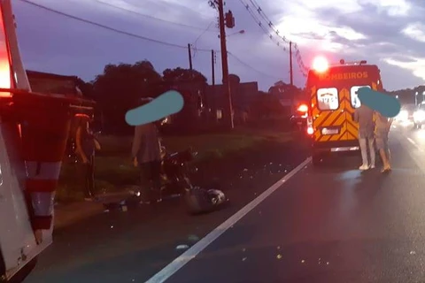 Motociclista fica gravemente ferido após acidente na Souza Naves