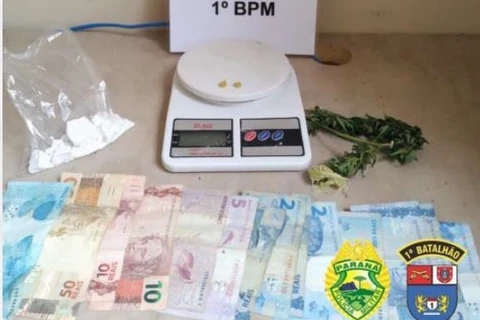 PM apreende drogas e fecha ‘boca de fumo’ em Castro