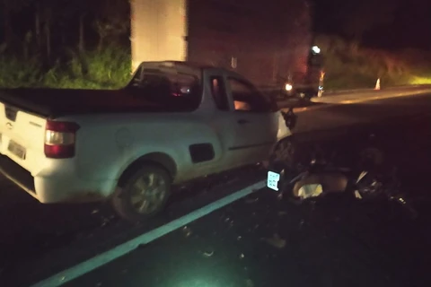 Colisão frontal entre motocicleta e picape faz uma vitima fatal, em Ortigueira
