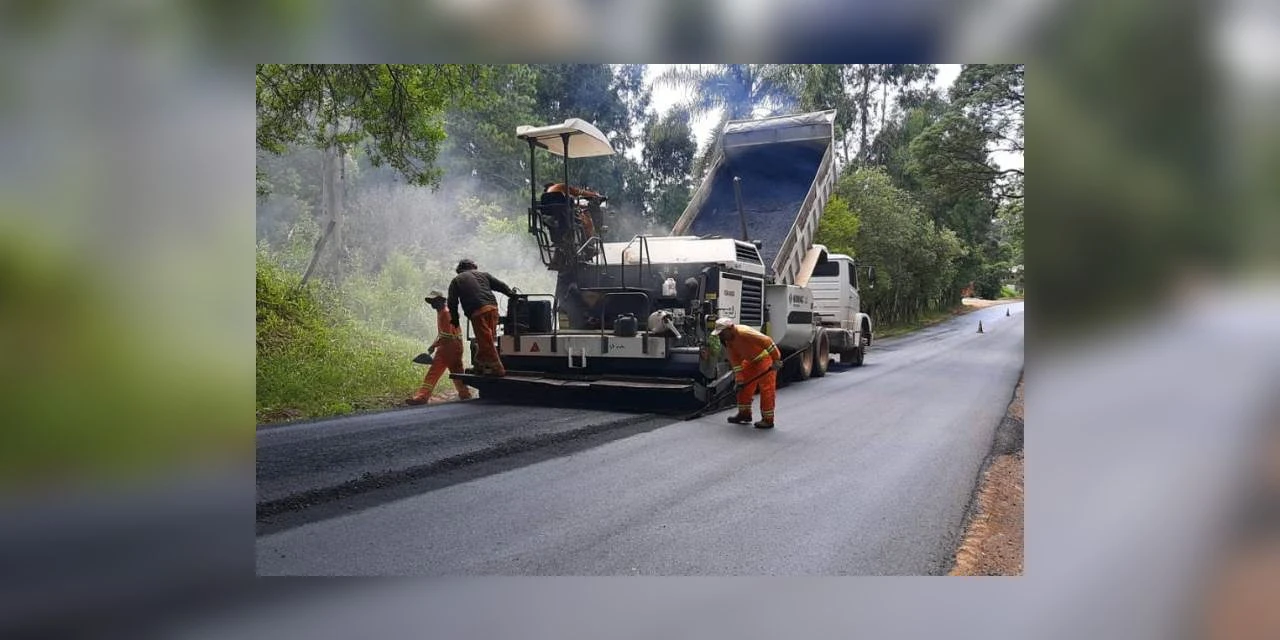 DER executa serviços de melhorias na PRC-487, no município de Ivaí