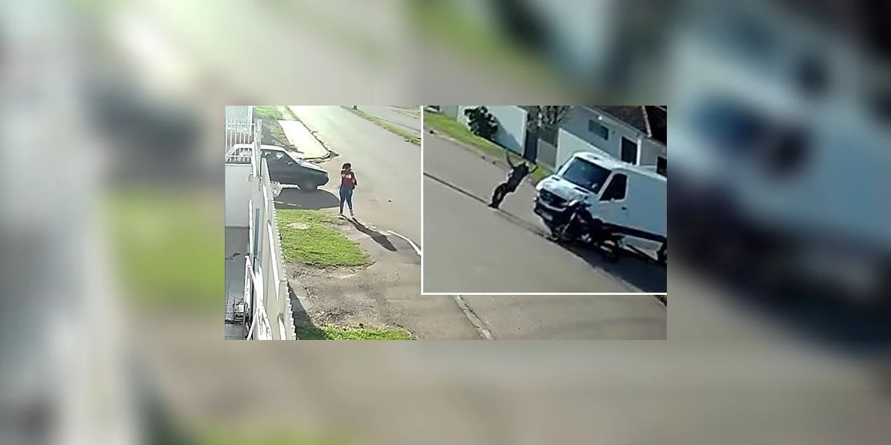 Motociclista dá salto mortal e cai em pé durante acidente; Veja video!