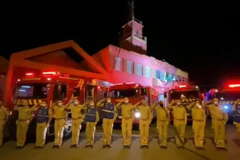 2º GB presta homenagem a bombeiro vitima do novo coronavírus