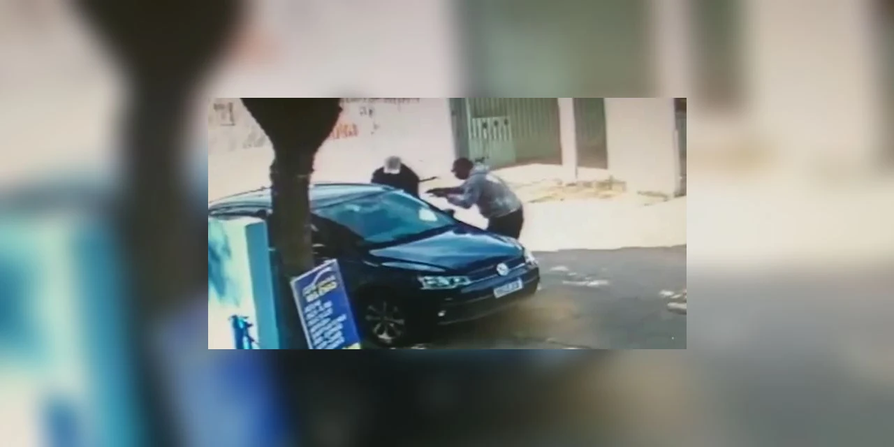 Vídeo: Motorista de aplicativo é baleado durante assalto no Paraná;