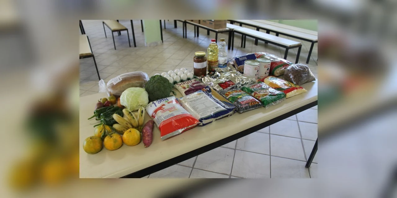 Escolas vão distribuir merenda para famílias de alunos mais vulneráveis
