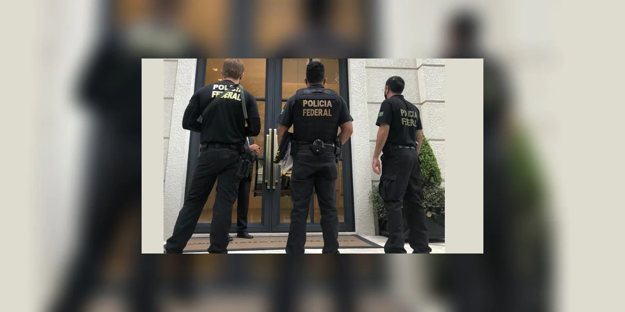 PF realiza operação que investiga o furto de armas e munições na agencia da Caixa de Foz do Iguaçu