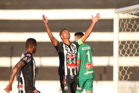 Operário marca no final do segundo tempo e vence o Rio Branco pelo Campeonato Paranaense