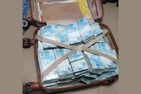 PF apreende mala com mais de R$ 800 mil em operação contra fraudes no auxílio emergencial em MT