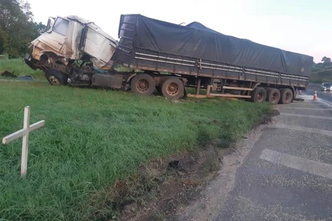 PRF atende acidente no Contorno de Ponta Grossa