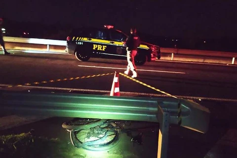 Mulher morre atropelada ao tentar atravessar rodovia em Imbaú