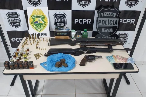 Homem é preso por ameaçar ex-esposa com arma de fogo